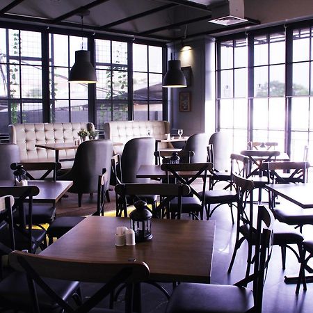Maple Hotel Grogol Jakarta Extérieur photo