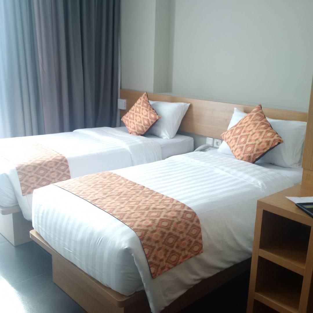 Maple Hotel Grogol Jakarta Extérieur photo