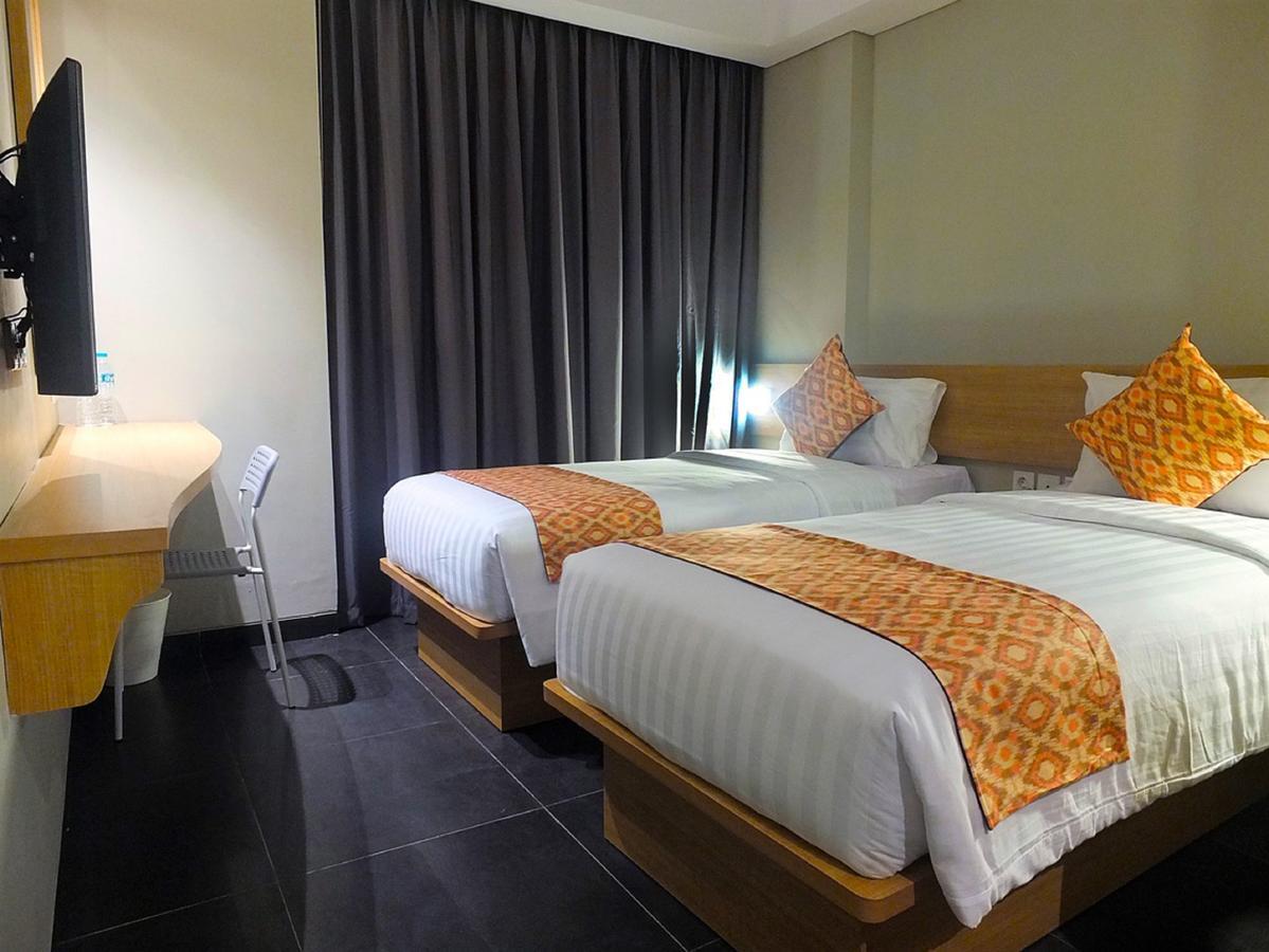 Maple Hotel Grogol Jakarta Extérieur photo