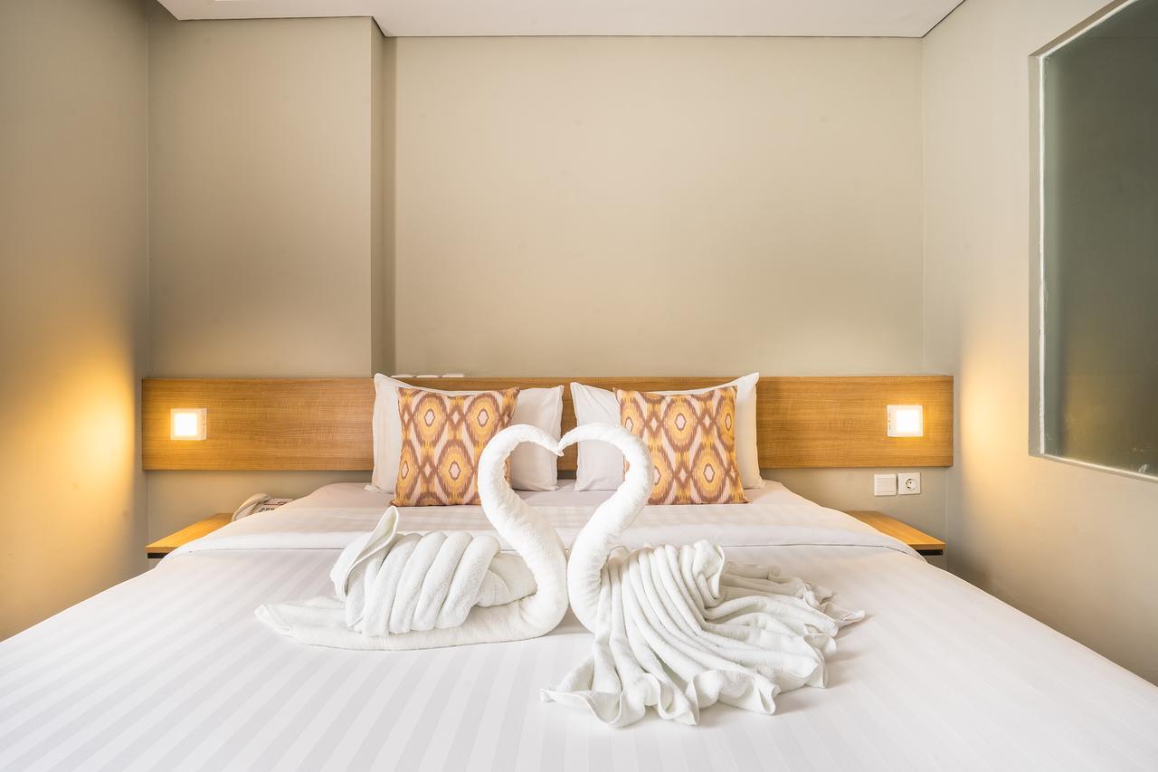 Maple Hotel Grogol Jakarta Extérieur photo
