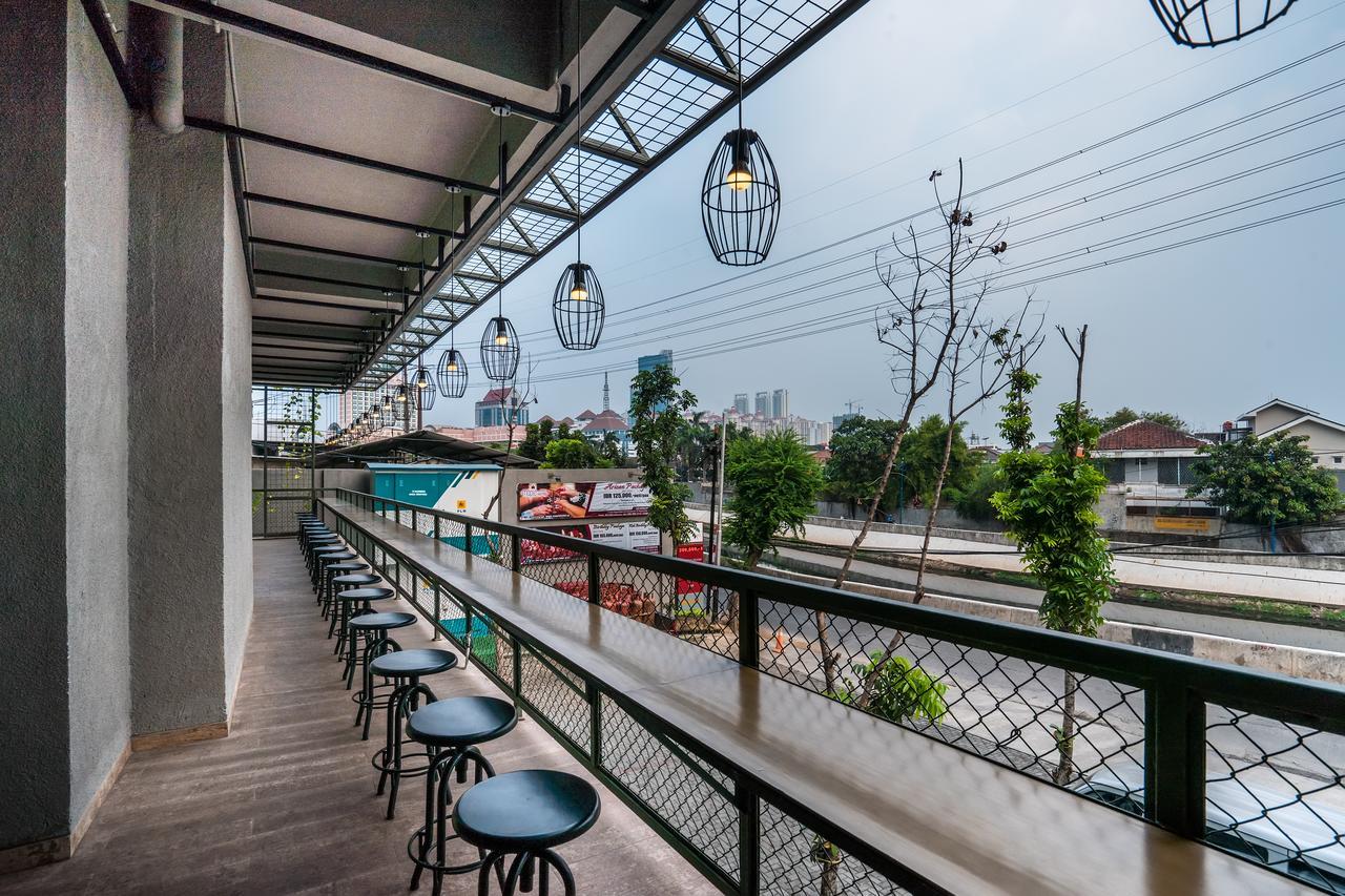 Maple Hotel Grogol Jakarta Extérieur photo